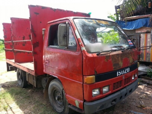 รถอีซูซุ 4 ล้อ  88 แรงม้า. ปี 36  สนใจติดต่อ 081 - 6079515