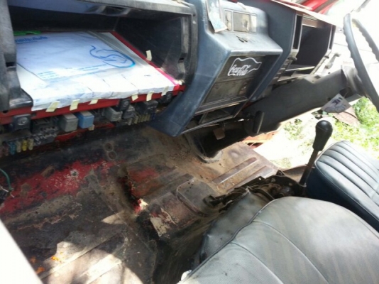 รถอีซูซุ 4 ล้อ  88 แรงม้า. ปี 36  สนใจติดต่อ 081 - 6079515