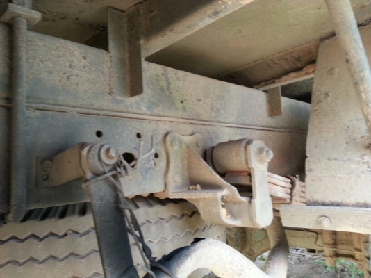 รถอีซูซุ 4 ล้อ  88 แรงม้า. ปี 36  สนใจติดต่อ 081 - 6079515