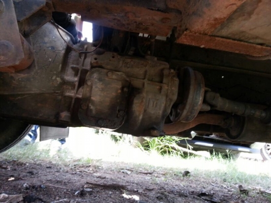 รถอีซูซุ 4 ล้อ  88 แรงม้า. ปี 36  สนใจติดต่อ 081 - 6079515