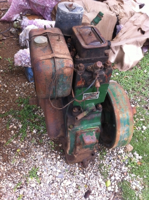 เครื่องยนต์ดีเชล FIELDER สูบตั้งขนาด 5 แรงม้า ที่ 1500 รอบ/นาที ไม่ได้ใช้งานนานแล้วเก็บรักษาอย่างดี