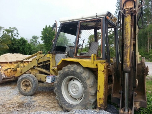 รถตัก JCB / ตักหน้าขุดหลัง.   สนใจติดต่อ 081 - 6079515