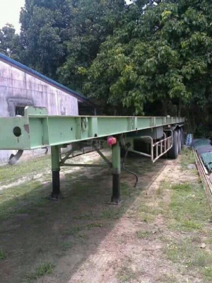 ขาย หางพื้นเรียบ สามมิต. 3 เพลา แท้.  สนใจติดต่อ 081 - 6079515