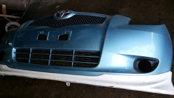 กันชนหน้าโตโยต้ายาริสพร้อมสเกริตหน้าทั้งชุดของแท้ กันชนหน้าโตโยต้ายาริสพร้อมสเกริตหน้าทั้งชุดของแท้