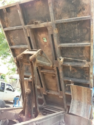 **680,000 บ.ต่อรอง**ขาย6ล้อดั้มดินราคาเบาๆ ISUZU ROCKY FRR 175 6BG1 เครื่องแน่น แห้งดี แรงดี เกียร์ดีไม่หลุด ช่วงล่างFหน้า-หลัง คัสซีดีไม่ปะไม่ดาม กระบะดั้มเหล็ก5ตันยิงหน้า3.60ม.สภาพดี พื้นดีข้างดีไม่ผุ หัวเก๋งดีภายในโอเค คอนโซลโอเค พ.พาวเวอร์ เบรคทริฟฟี่