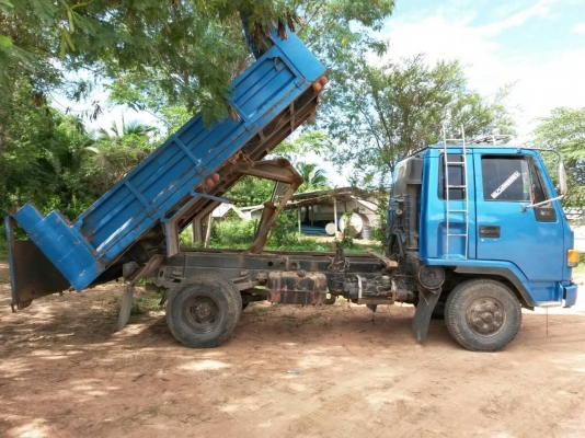 **680,000 บ.ต่อรอง**ขาย6ล้อดั้มดินราคาเบาๆ ISUZU ROCKY FRR 175 6BG1 เครื่องแน่น แห้งดี แรงดี เกียร์ดีไม่หลุด ช่วงล่างFหน้า-หลัง คัสซีดีไม่ปะไม่ดาม กระบะดั้มเหล็ก5ตันยิงหน้า3.60ม.สภาพดี พื้นดีข้างดีไม่ผุ หัวเก๋งดีภายในโอเค คอนโซลโอเค พ.พาวเวอร์ เบรคทริฟฟี่