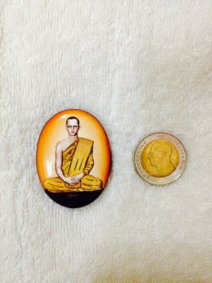 ล็อคเก็ตในหลวงดวงใหญ่ สภาพสวยๆ  หายาก พ่อสะสมไว้ ขาย 5,000 บาท (ต่างจังหวัด จัดส่งไปรษณีย์ให้ได้) ติดต่อคุณเอ๋รามอินทรา โทร.092-6356419 (ขายจริง ส่งให้จริง ไม่มีโกงครับ)