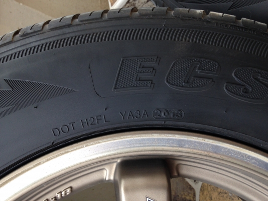 ขายแม็ก Lenso RT-7  ET21 พร้อมยาง Kumho KL12 (ECSTA STX)  ยกเลิกรายการนี้นะค่ะ