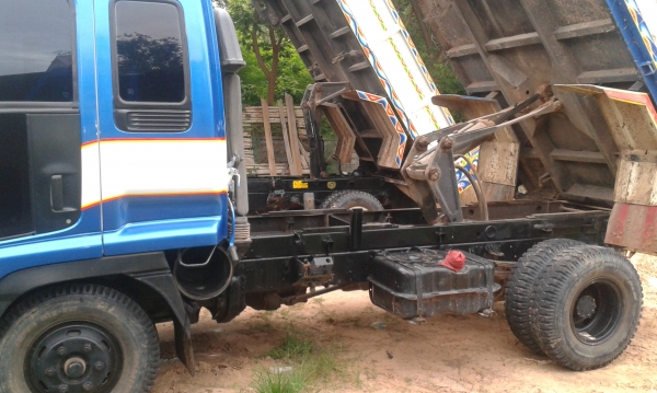 ขาย ISUZU DECA 210 และ NRR 195 สเป็คดั้มพ์นอกทั้งคัน พร้อมใช้งาน รับประกันความงาม