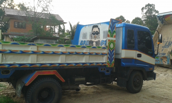 ขาย ISUZU DECA 210 และ NRR 195 สเป็คดั้มพ์นอกทั้งคัน พร้อมใช้งาน รับประกันความงาม