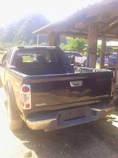 ขาย isuzu hi lander ยกสูงจากโรงงาน สภาพดี เครื่องแน่นปี2006 เครื่อง3000 cc