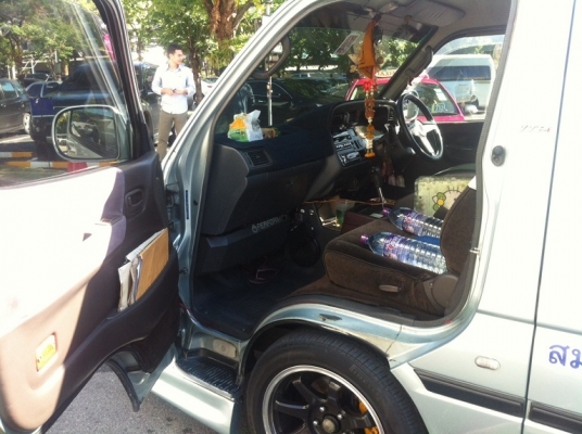 ขายรถตู้ Toyota หัวจรวดปี 2003 เครื่อง 2J VVTI คันเร่งไฟฟ้าติดแก๊ส LPG