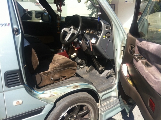 ขายรถตู้ Toyota หัวจรวดปี 2003 เครื่อง 2J VVTI คันเร่งไฟฟ้าติดแก๊ส LPG