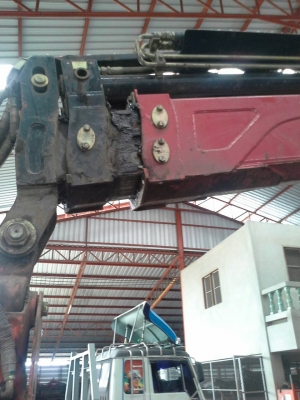 ขายรถ 12 ล้อ 2 เพลา,ติดเครนขยุ้มเหล็ก,,ขนาด 7 ตัน,,หมุนได้,,