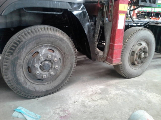 ขายรถ 12 ล้อ 2 เพลา,ติดเครนขยุ้มเหล็ก,,ขนาด 7 ตัน,,หมุนได้,,