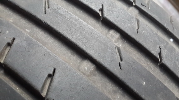 ขายยาง 225 50 17 ไม่ได้ใช้