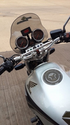 มาใหม่คับ HONDA CB400 เวอร์ชั่นS ปี1998 อินวอยส์ สรรพสามิตร( สำเนาตัวแท้ ) สวยๆ คับ ราคา 69000 บาท ราคาต่อลองได้คับ ส่งได้ทั่วไทยคับ สนใจติดต่อ 081-0578282 คับ ..POP BIGBIKE SAKONNAKHON....