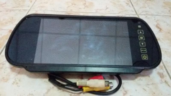 จอ LCD ติดรถยนต์  แบบกระจกมองหลัง ขนาด 7 นิ้ว หน้าจอปุ่มแบบสัมผัส มี 2 AV