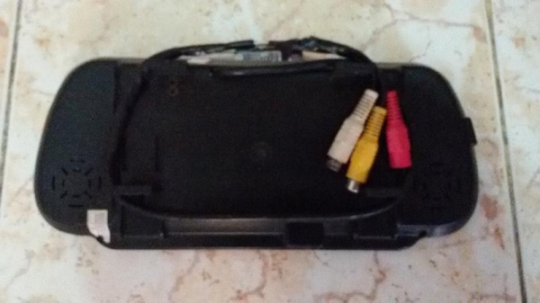 จอ LCD ติดรถยนต์  แบบกระจกมองหลัง ขนาด 7 นิ้ว หน้าจอปุ่มแบบสัมผัส มี 2 AV