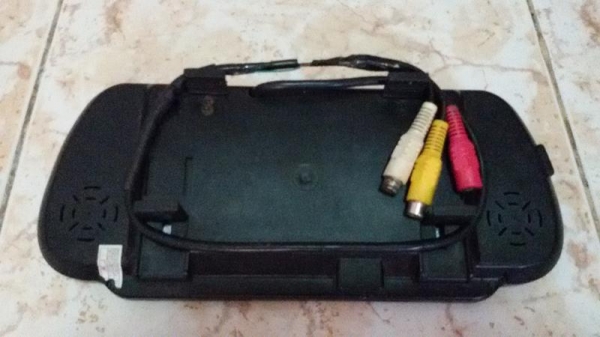 จอ LCD ติดรถยนต์  แบบกระจกมองหลัง ขนาด 7 นิ้ว หน้าจอปุ่มแบบสัมผัส มี 2 AV