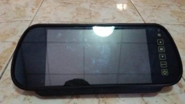 จอ LCD ติดรถยนต์  แบบกระจกมองหลัง ขนาด 7 นิ้ว หน้าจอปุ่มแบบสัมผัส มี 2 AV