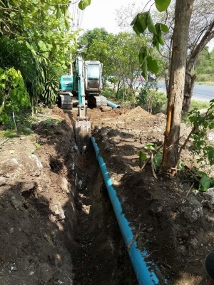 รับขุดดิน ลูกรัง ปรับพื้นที่ ถมที่ รื้อป่า รื้อท่อ ฝังท่อและให้เช่ารถแบคโฮ ขนาด120  ติดต่อคุณโจ โทร. 081-7539527