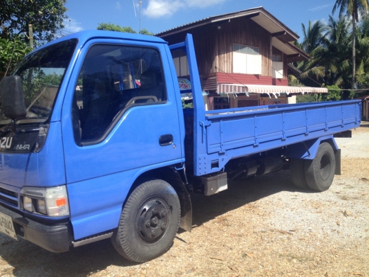 ISUZU NKR110  ปั้มใหญ่รถห้างแท้ สีใหม่ รถพร้อมใช้งาน