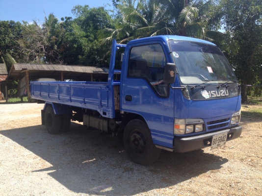 ISUZU NKR110  ปั้มใหญ่รถห้างแท้ สีใหม่ รถพร้อมใช้งาน