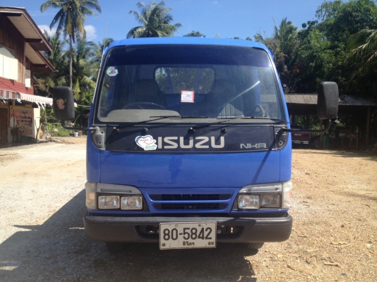 ISUZU NKR110  ปั้มใหญ่รถห้างแท้ สีใหม่ รถพร้อมใช้งาน