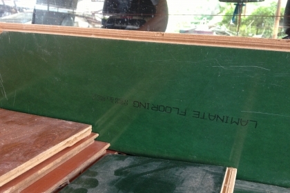 ขายไม้พื้นลามิเนส หน้า 7 นิ้ว 80-90 ตรม ลายไม้สัก ถูกๆสภาพมีทั้งของไหม่ และของใช่แล้ว ความยาว 120 คับ ราคานี้เกินคุ่มคับ