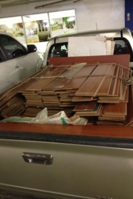 ขายไม้พื้นลามิเนส หน้า 7 นิ้ว 80-90 ตรม ลายไม้สัก ถูกๆสภาพมีทั้งของไหม่ และของใช่แล้ว ความยาว 120 คับ ราคานี้เกินคุ่มคับ