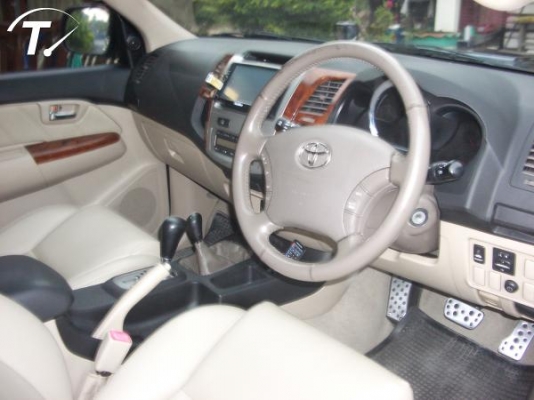 ขาย ฟอร์จูนเนอร์ เกียร์ AT 4*4 ตัวท๊อป รถสวยมากเข้ามาดูเลยคับ ขาย ฟอร์จูนเนอร์ เกียร์ AT 4*4 ตัวท๊อป รถสวยมากเข้ามาดูเลยคับ