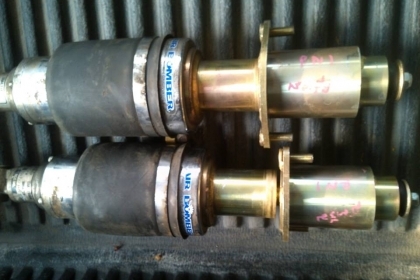 ขาย เศษยาง จำนวน 2 เส้น 235-35-R19 ปี 1511  สภาพยังใหม่ วิ่งมา 10000 โล