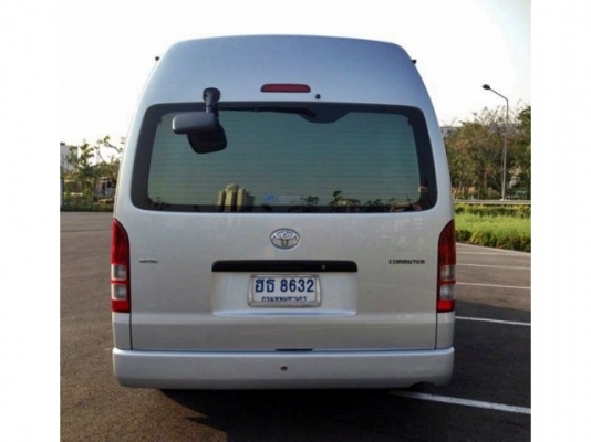 ขาย Toyota Commuter 2.5 D4D  สีเทา หลังคาสูง ปี 2010 ครับ