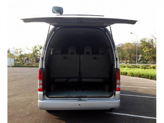 ขาย Toyota Commuter 2.5 D4D  สีเทา หลังคาสูง ปี 2010 ครับ