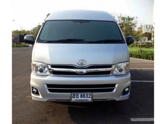 ขาย Toyota Commuter 2.5 D4D  สีเทา หลังคาสูง ปี 2010 ครับ