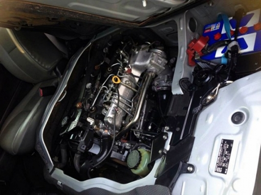 ขาย Toyota Commuter 2.5 D4D  สีเทา หลังคาสูง ปี 2010 ครับ