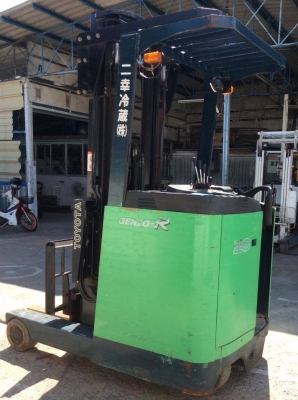 รถยกไฟฟ้าแบบยืนขับขนาด 2 ตัน เสาสูง 4 เมตร TOYOTA 7FBR20