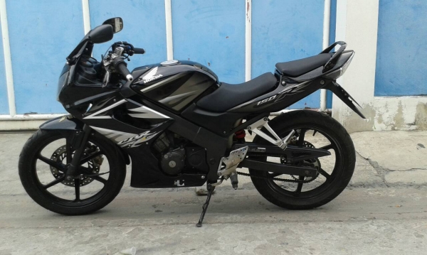 ร้อนเงินขายด่วนๆ cbr150r ปี50 ตัวคาบู ทะเบียน พร้อมโอนภาษีไม่ขาด 28500