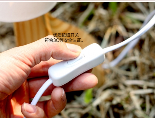 โคมไฟตั้งโต๊ะไม้รูปแมว