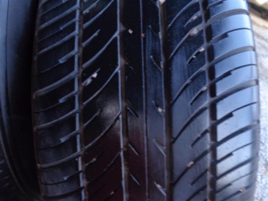 ขายยางมิชลิน 215/60 r16   ปี08  4เส้นดอกเต็ม 3,000