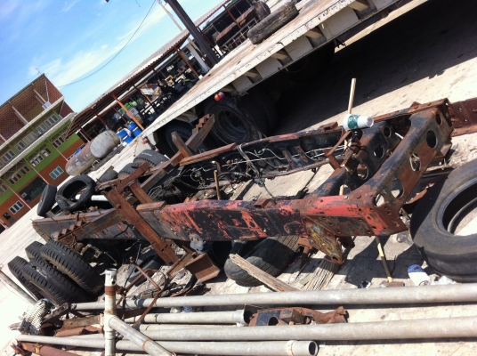 ขายคัสสีอีซูซุ 210 FXZ13NY สภาพดีช่วงล่างสองเพลา คานหน้ามีชุดโอนทะเบียนแจ้งจอด