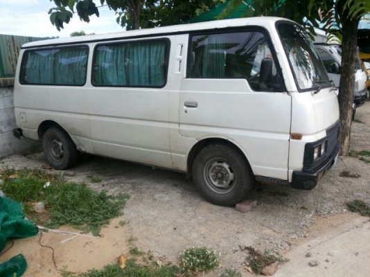 ขายถูก URVAN เครื่อง TD27 ขับได้ มีทะเบียน