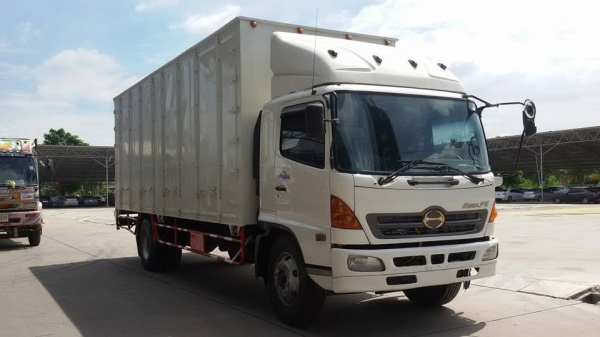 ขาย รถบรรทุกหกล้อ HINO FG 212 แรงม้า ตู้ 10 บาน ยาว 7.20 เมตร สภาพสวย จดทะเบียนปี 2551/2008 สนใจติดต่อ 081-4825911 คุณ พิมพ์ขาย ISUZU TFR ห้องเย็น 200 แรงม้า ยาว 7.20 เมตร กว้าง 2.35 เมตร สภาพสวย พร้อมใช้ สนใจโทร 081-4825911 คุณ พิมพ์ใจ 085-0097969 คุณ รุ