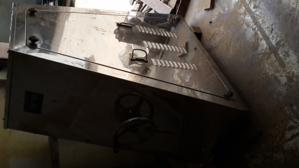 ขายเครื่องผสมแบบโม่ สแตนเลส ยังอยู่ครับ ลดราคาไปเลยครับ ขายเครื่องผสมแบบโม่ สแตนเลส ยังอยู่ครับ ลดราคาไปเลยครับ