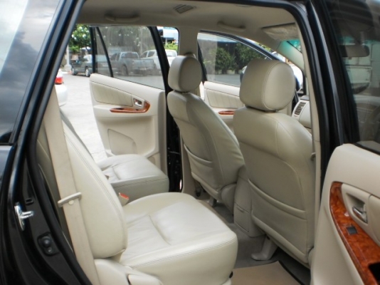 TOYOTA INNOVA 2.5 V 2008 เครื่องเดิมดีเซล สีดำ ตัวถังเดิมบาง AUTO รถมือเดียวออกห้าง