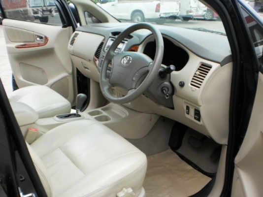 TOYOTA INNOVA 2.5 V 2008 เครื่องเดิมดีเซล สีดำ ตัวถังเดิมบาง AUTO รถมือเดียวออกห้าง