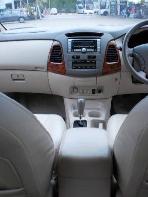 TOYOTA INNOVA 2.5 V 2008 เครื่องเดิมดีเซล สีดำ ตัวถังเดิมบาง AUTO รถมือเดียวออกห้าง