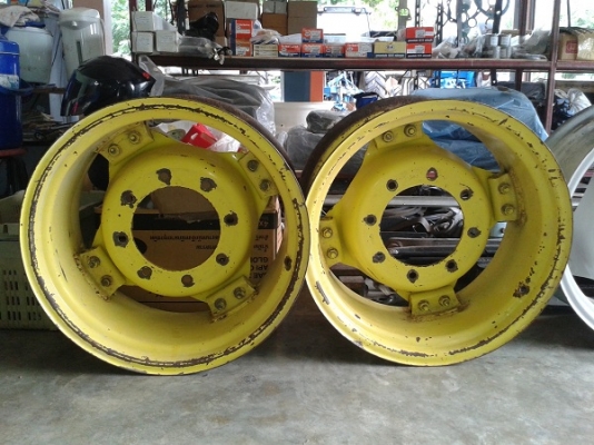 ขายแล้ว ส่งต่อจ.ภูเก็ตครับ กระทะล้อรถไถฟอร์ดแท้ติดรถ(เก่านอก) หน้าขอบ 24"X12" ใส่ยาง14.9-24 / 13.6-24