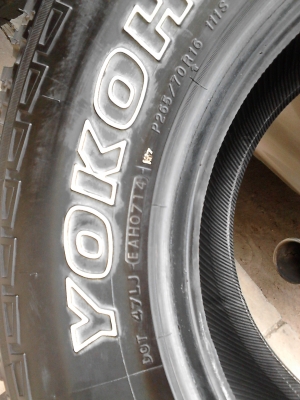 265/70R16 YOKOHAMA GEOLANDAR A/T-S มี 1 เส้น ปี 2014 TEL.081-427-3941 265/70R16 YOKOHAMA GEOLANDAR A/T-S มี 1 เส้น ปี 2014 TEL.081-427-3941